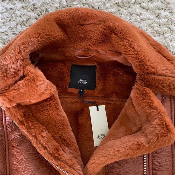 Faux fur/leather zip up warm, comfy coat - Picture 4 of 4